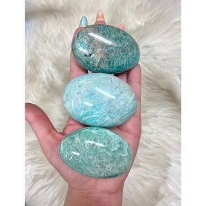 Amazonite palm stones